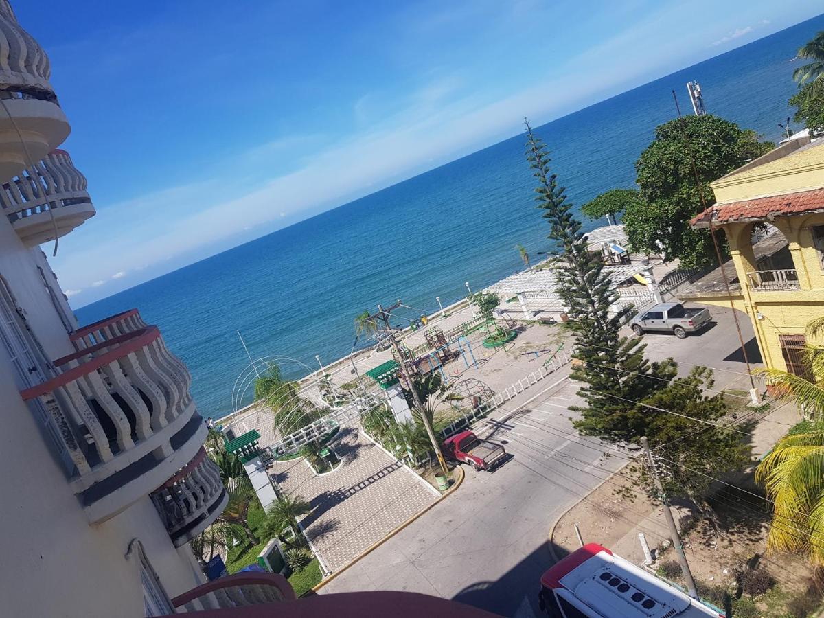 Hotel Art Deco Beach La Ceiba Bagian luar foto