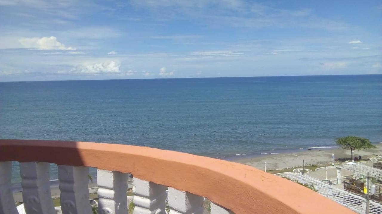 Hotel Art Deco Beach La Ceiba Bagian luar foto