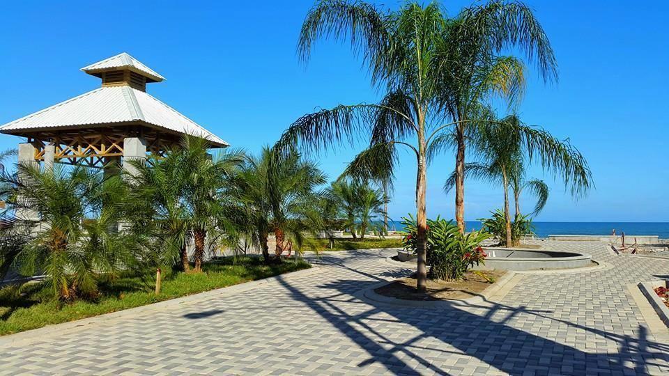 Hotel Art Deco Beach La Ceiba Bagian luar foto