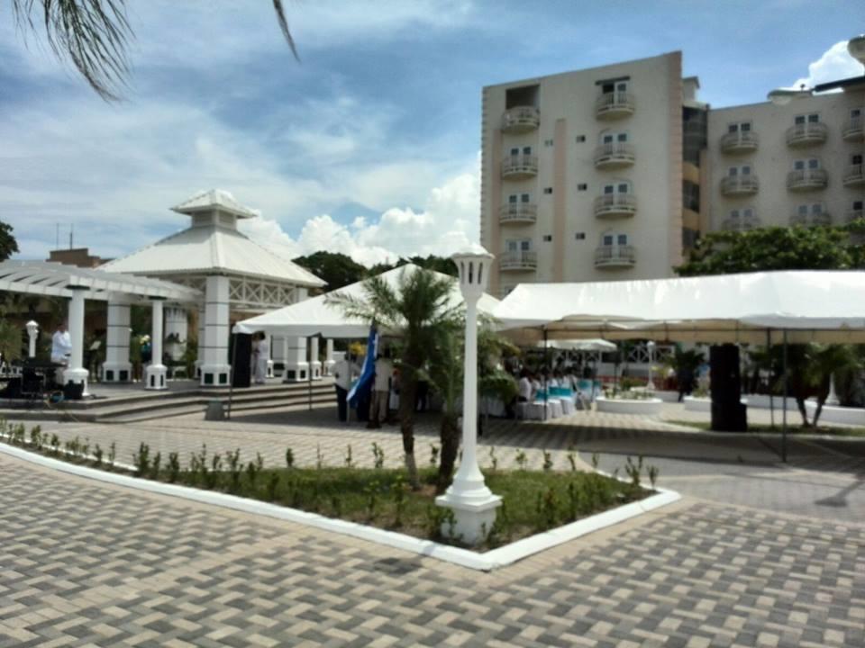 Hotel Art Deco Beach La Ceiba Bagian luar foto