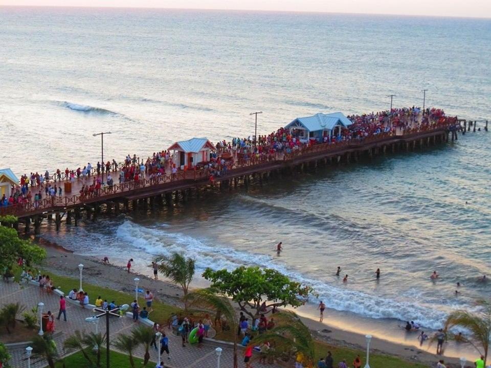 Hotel Art Deco Beach La Ceiba Bagian luar foto